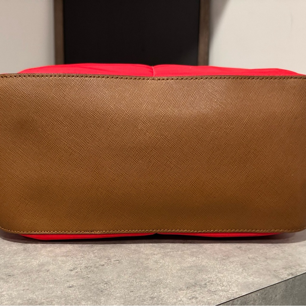 Michael Michael Kors Kempton Medium Nylon Tote With Leather Trim in Red/Khaki! - Picture 3 of 13